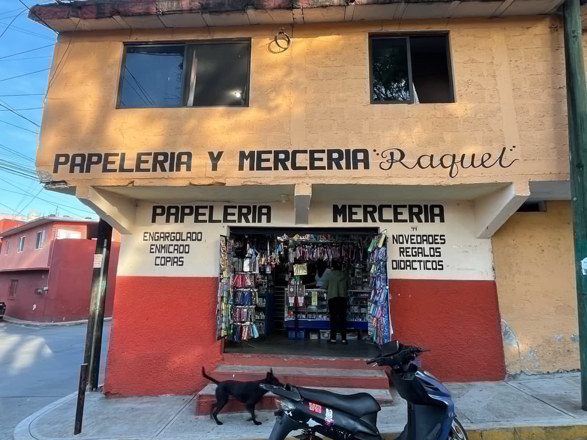 Fachada de Papelería y Mercería Raquel